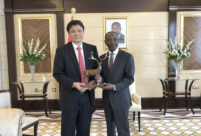 1523411642637634.jpg 梁軍拜會(huì)安哥拉共和國副總統(tǒng)博爾尼托.jpg