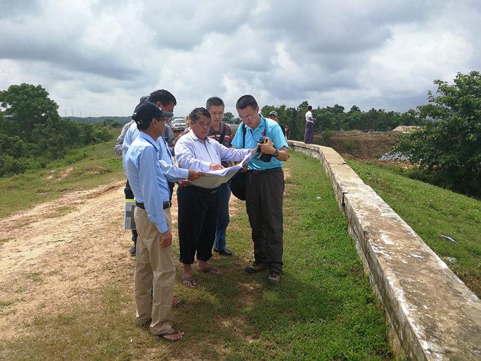 1536565246595398.jpg 專家組現(xiàn)場(chǎng)指導(dǎo).JPG