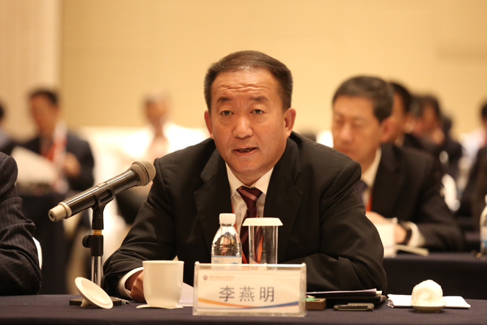 1537164291592163.jpg 李燕明總出席座談會(huì)并發(fā)言1.jpg