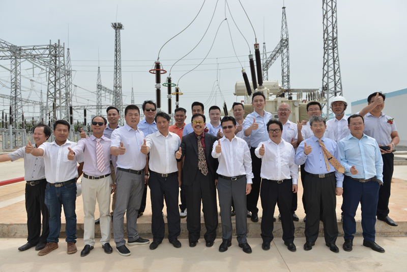中國(guó)電建與業(yè)主團(tuán)隊(duì)合影.JPG