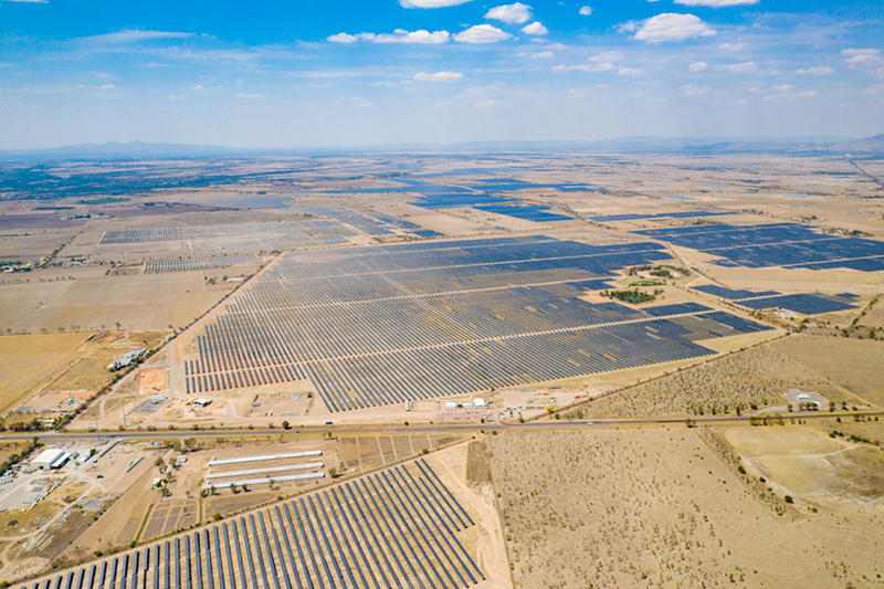 01 光伏場(chǎng)區(qū)鳥(niǎo)瞰圖.jpg