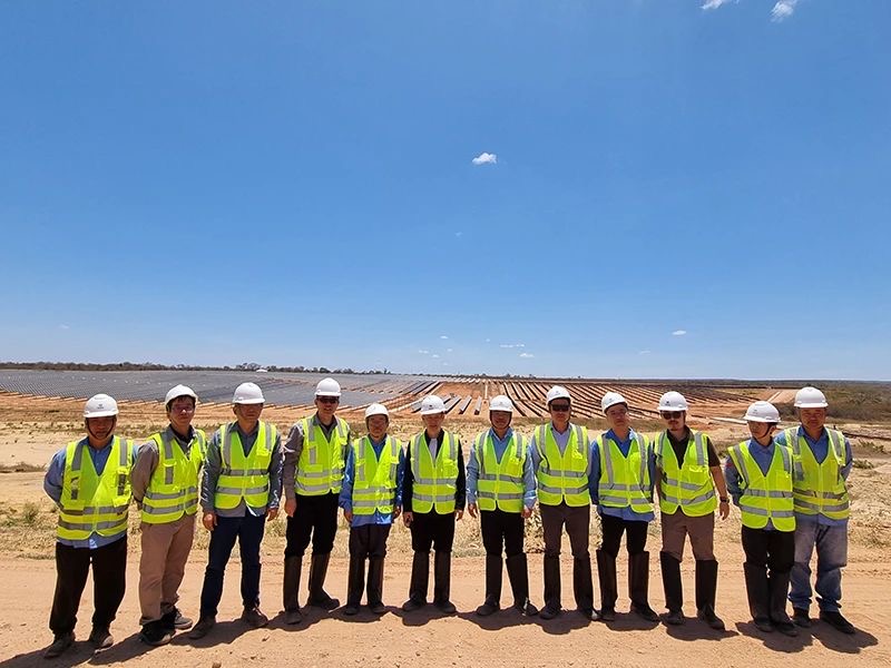 視察瑪瑞蒂光伏項(xiàng)目現(xiàn)場(chǎng).jpg