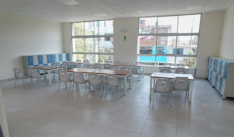 2100號Juan Velasco Alvarado學校教室內(nèi)部照片.jpg