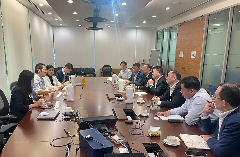 03 拜會(huì)新加坡能源市場(chǎng)管理局局長(zhǎng).jpg